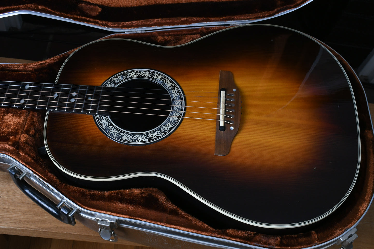 1979 Ovation Acoustic Tobacco Sunburst Original case