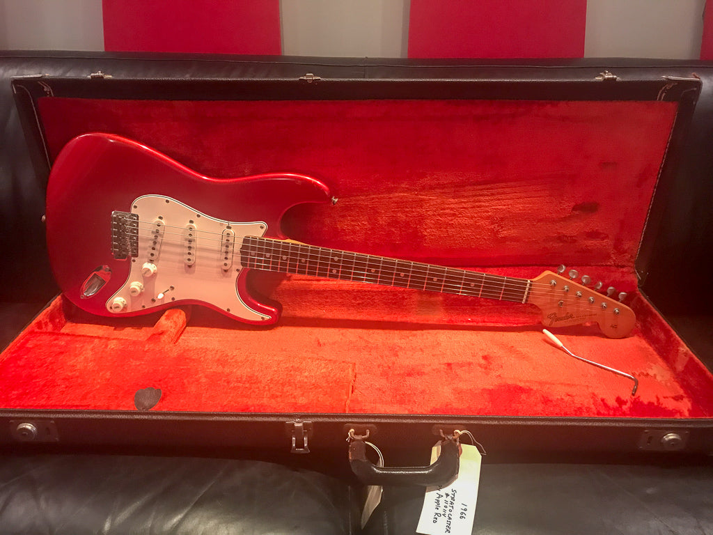 1966 Fender Stratocaster Candy Apple Red OHSC