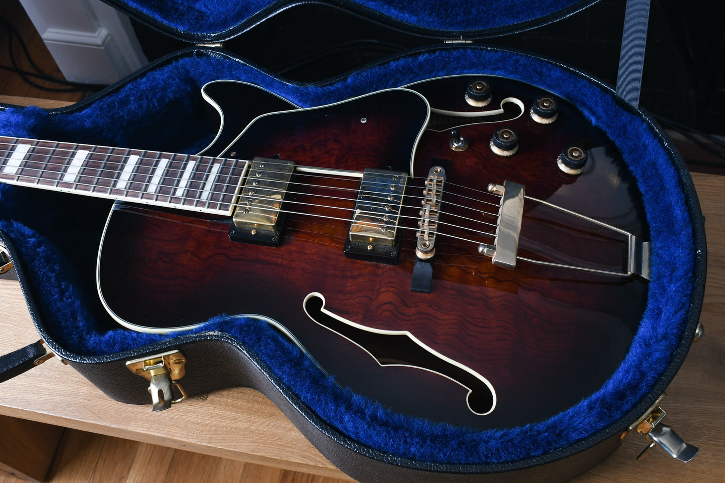 Ibanez AG95-DBS Artcore Expressionist Hollowbody Dark Brown Sunburst