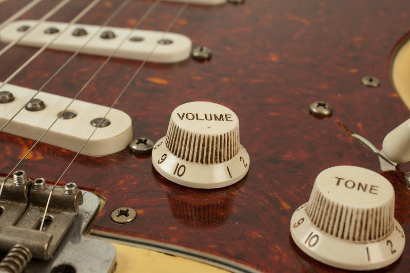 NEW Nacho Contour body 1960s style Blonde w/Tortoise guard #44209