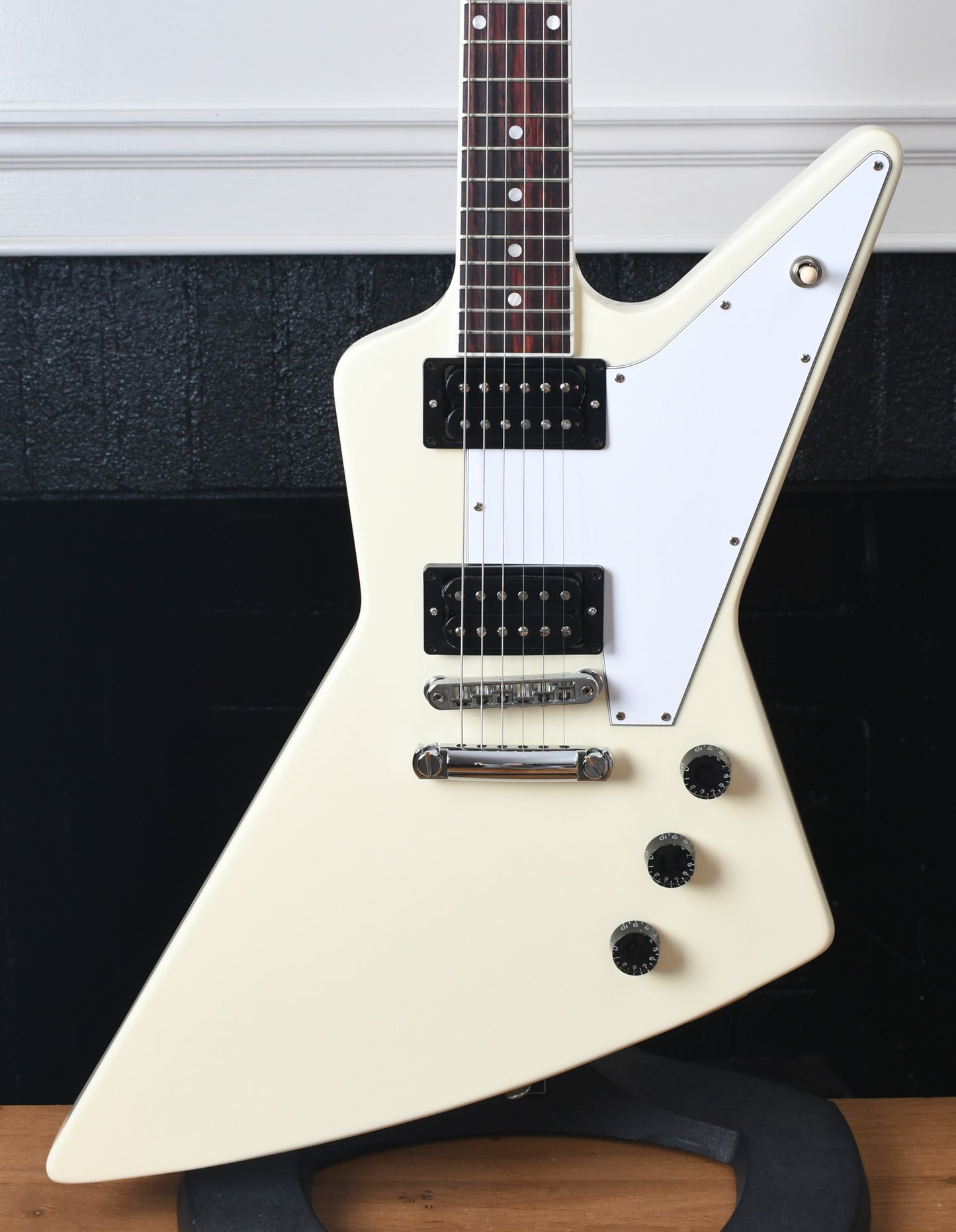 2022 Gibson 70's Explorer Classic White