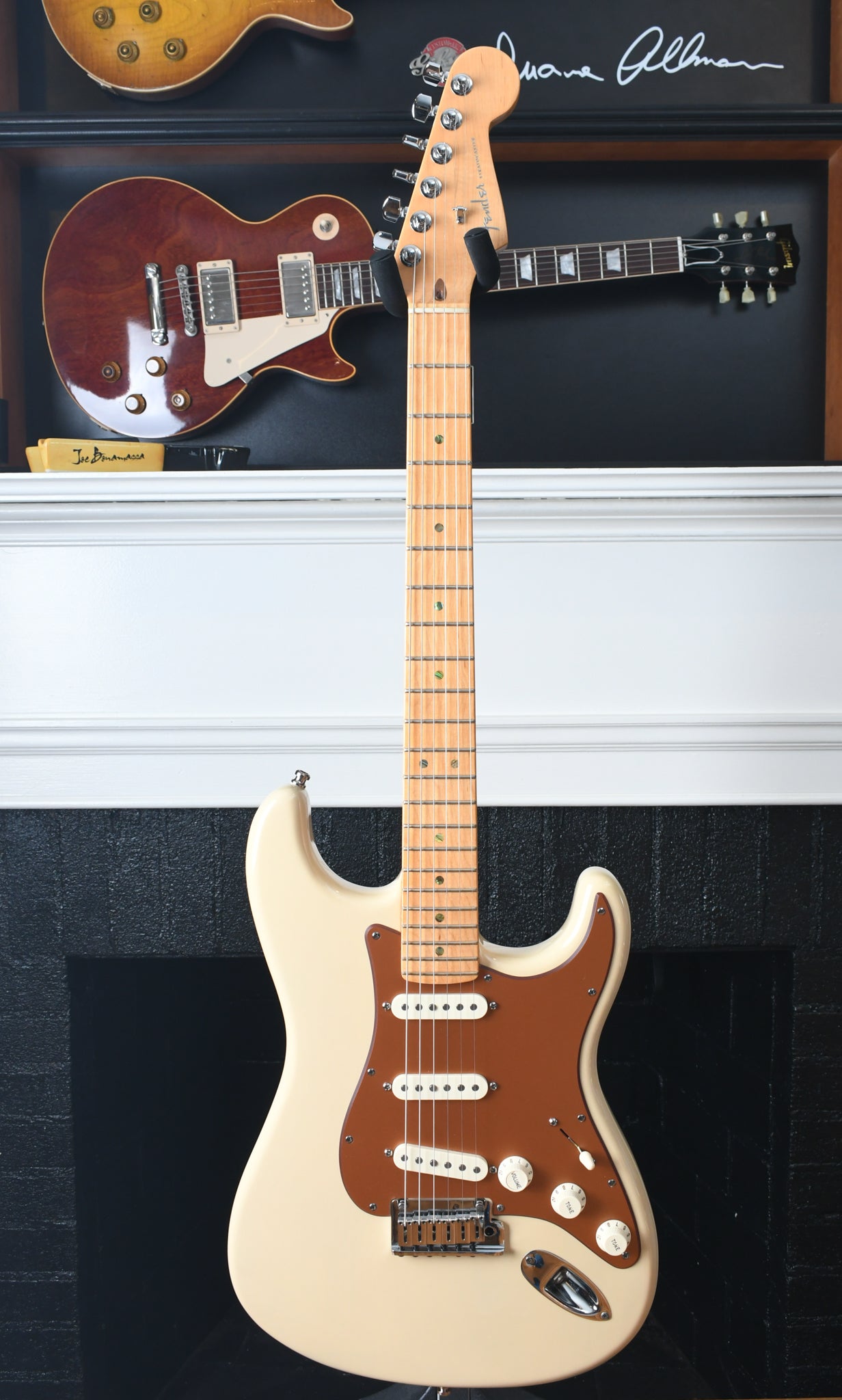 2005 Fender American Deluxe Stratocaster Blonde & Maple V Neck