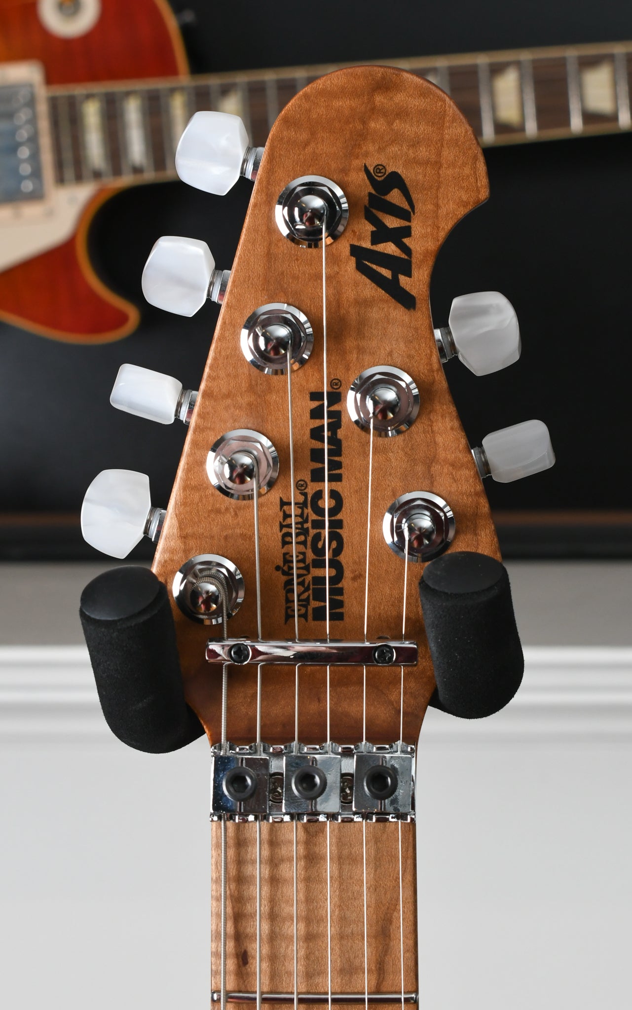 Ernie Ball Music Man Axis Roasted Amber Quilt
