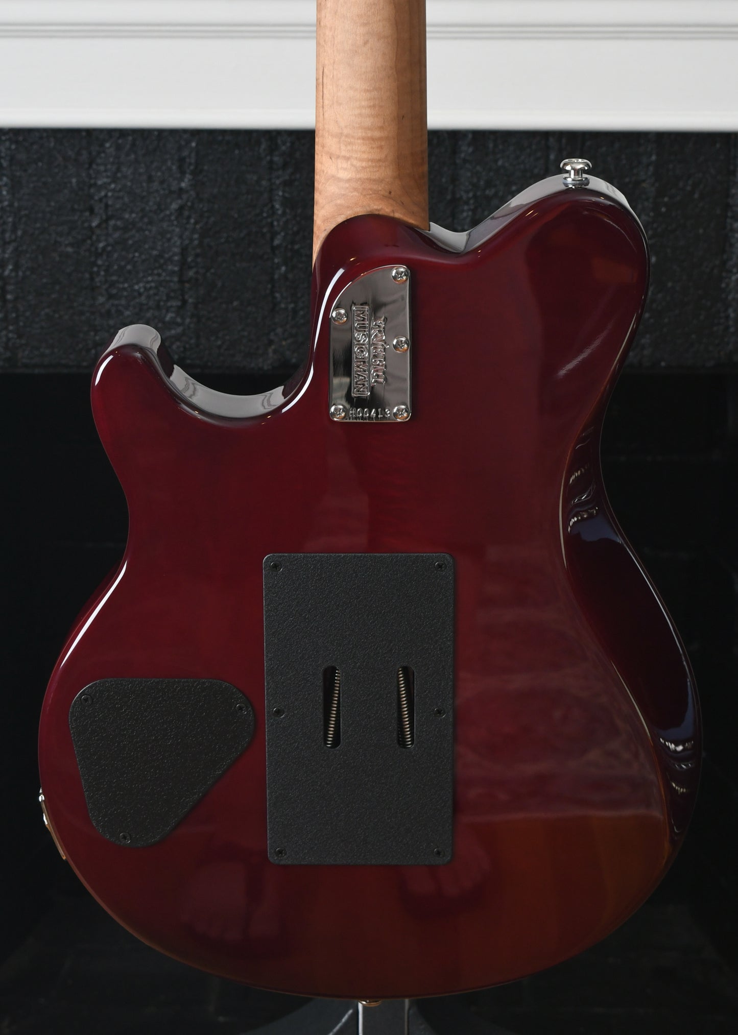 Ernie Ball Music Man Axis Roasted Amber Quilt