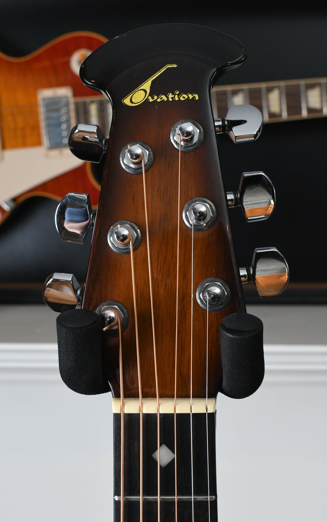 1979 Ovation Acoustic Tobacco Sunburst Original case