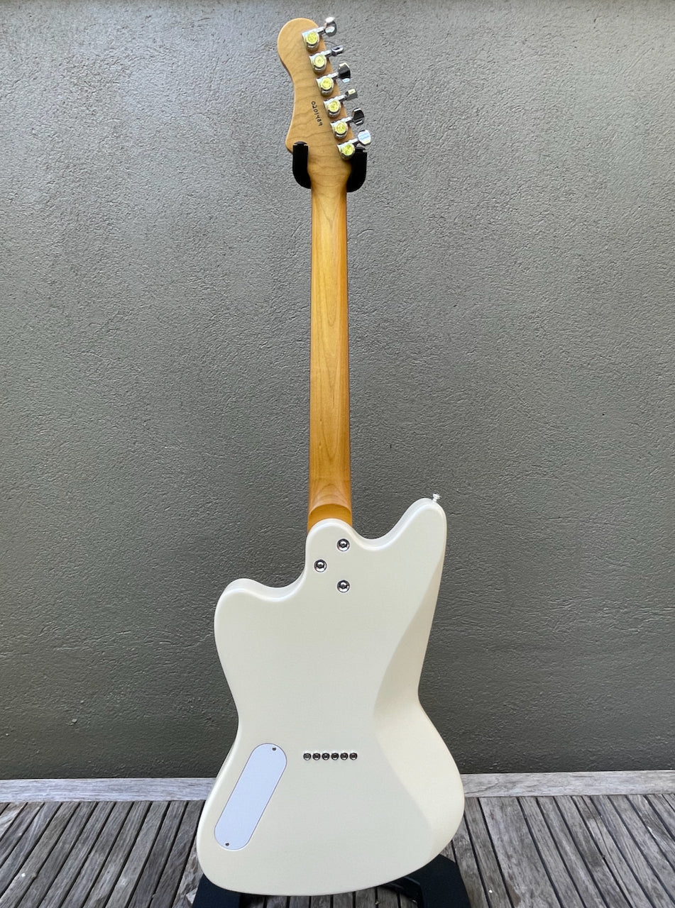 2019 Harmony Silhouette Pearl White