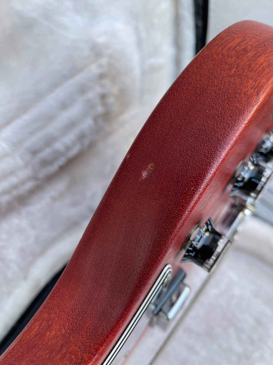 2010 Gibson SG Standard Bass Heritage Cherry
