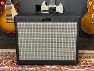 Fender Blues Jr Version IV in Mojotone 1x12 Combo Tweed Cabinet