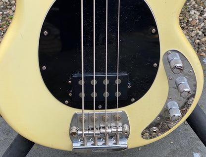 1979 Music Man Stingray Aged Olympic White Fretless !!