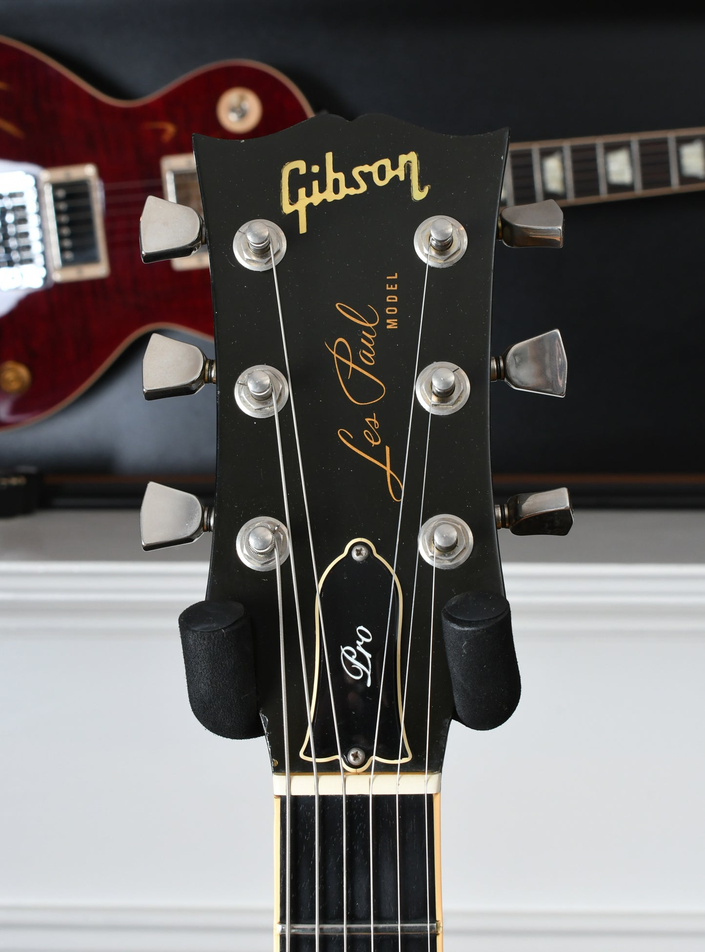 1980 Gibson Les Paul Pro Deluxe Ebony P-90's