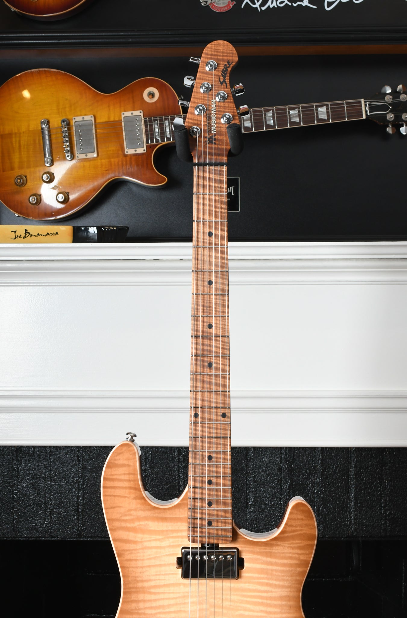 Ernie Ball Music Man Sabre HH Honey Suckle