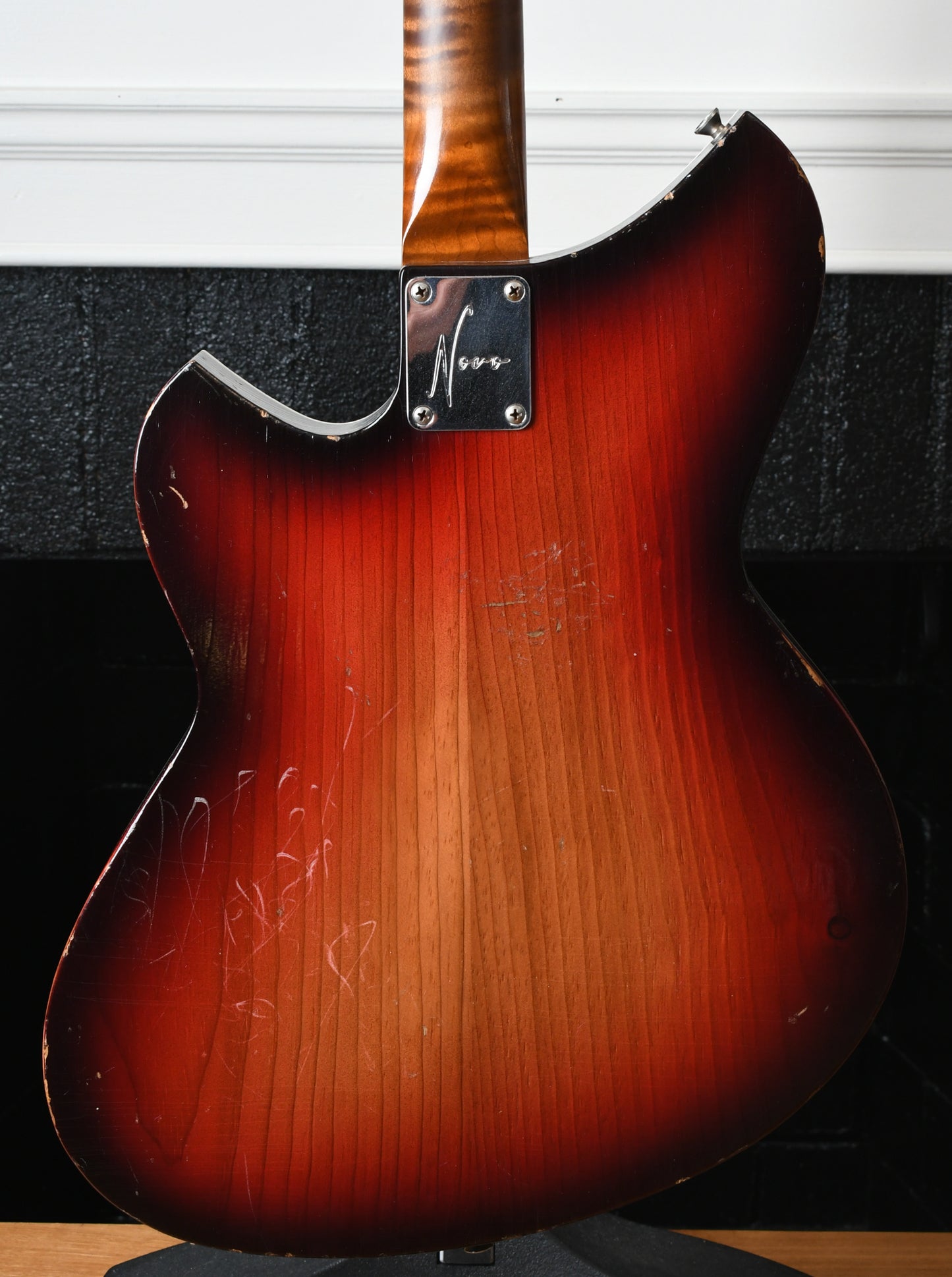 2021 Novo Miris P2 Bonfire & Hardshell Case