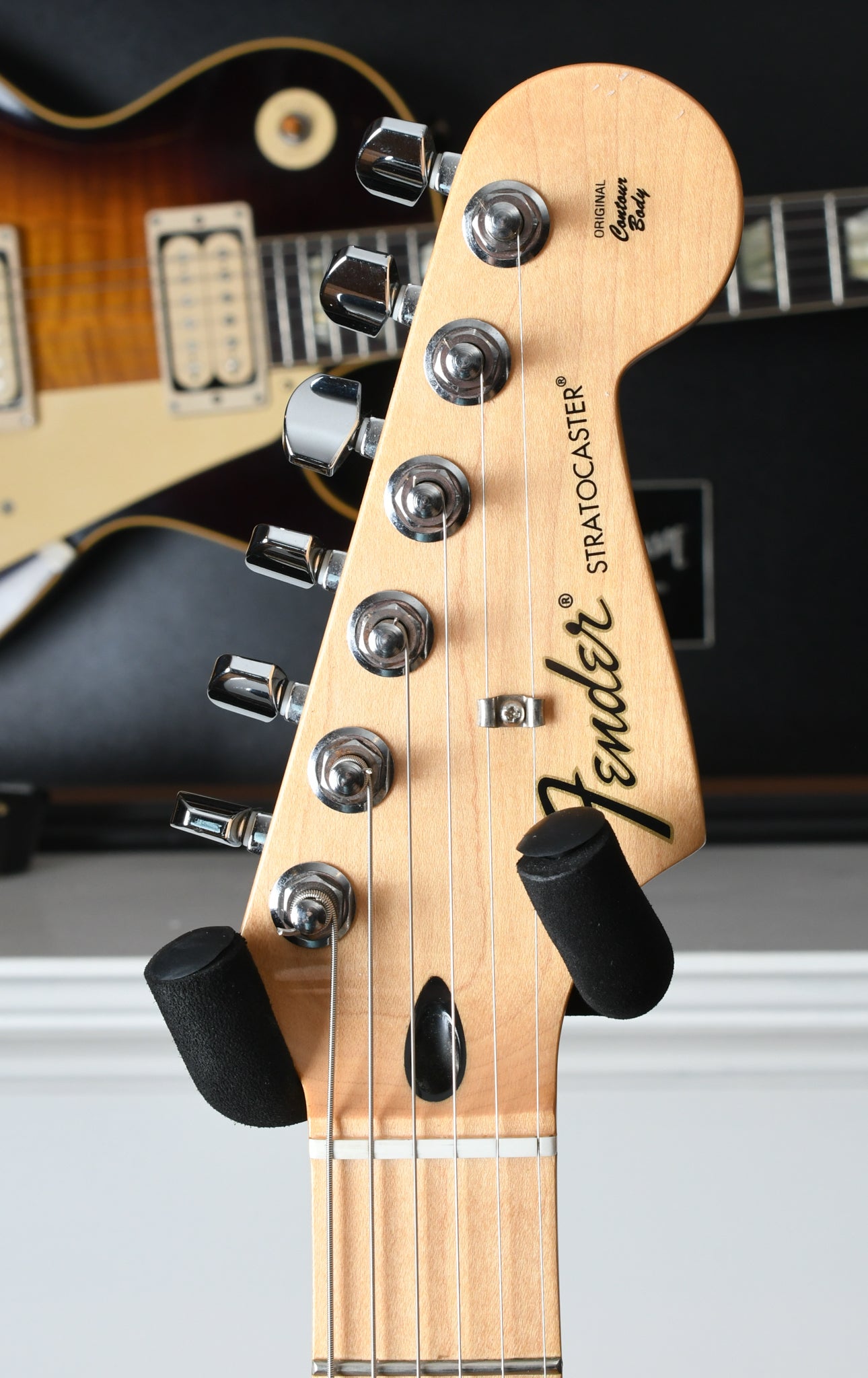 2016 Fender Stratocaster Standard HSS Plus Top Cherry Sunburst
