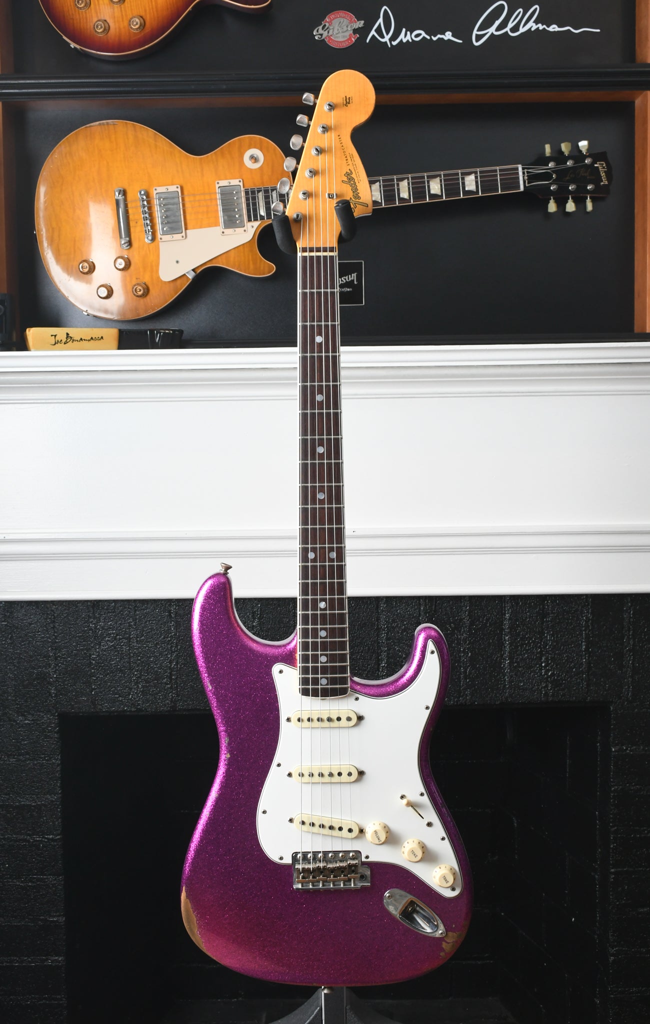 2018 Fender Stratocaster NAMM '67 Stratocaster Relic Magenta Sparkle